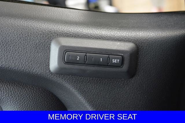 Used 2023 Nissan Titan PRO-4X w/ Pro-4x Convenience Package AWD/4WD image 16