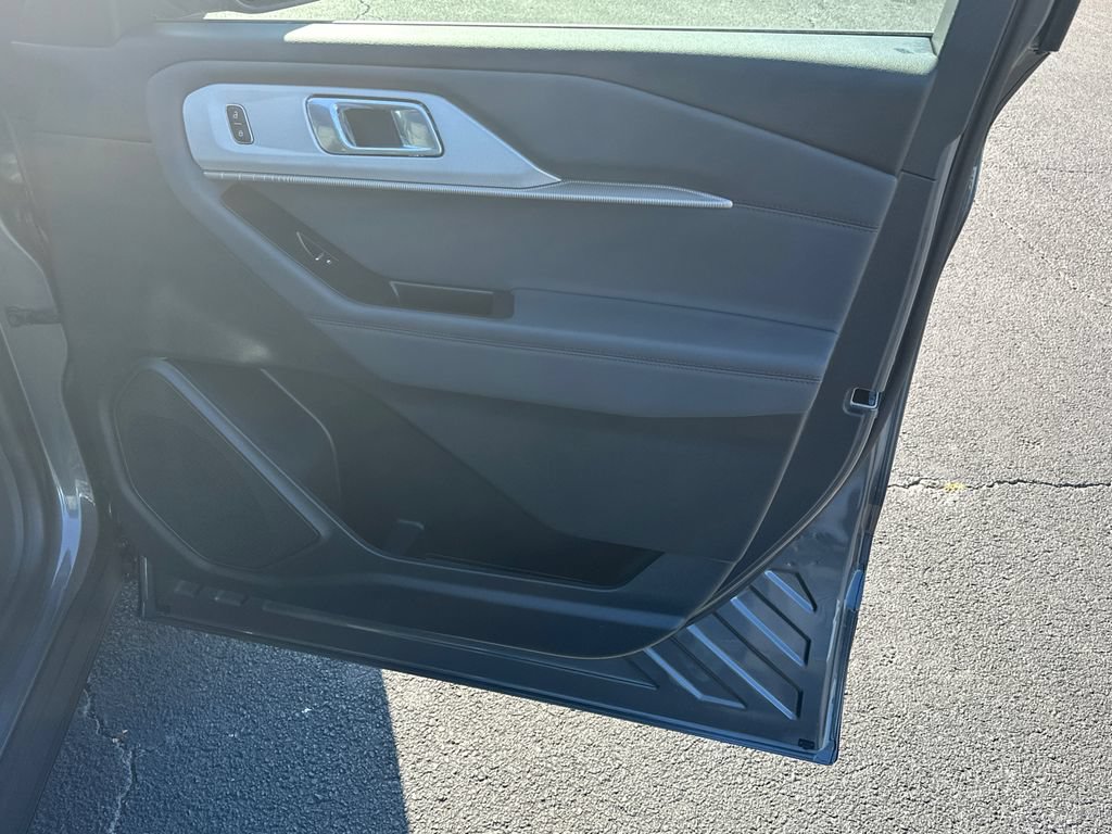 Certified 2026 Ford Explorer Active RWD image 13