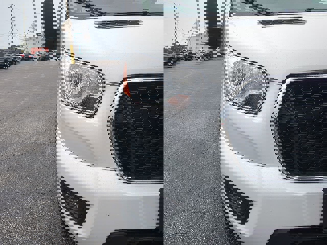 Certified 2022 Ford Transit 350 XLT image 10