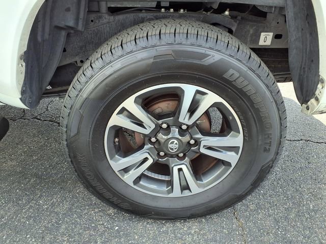 Used 2019 Toyota Tacoma TRD Sport w/ Technology Package RWD image 18