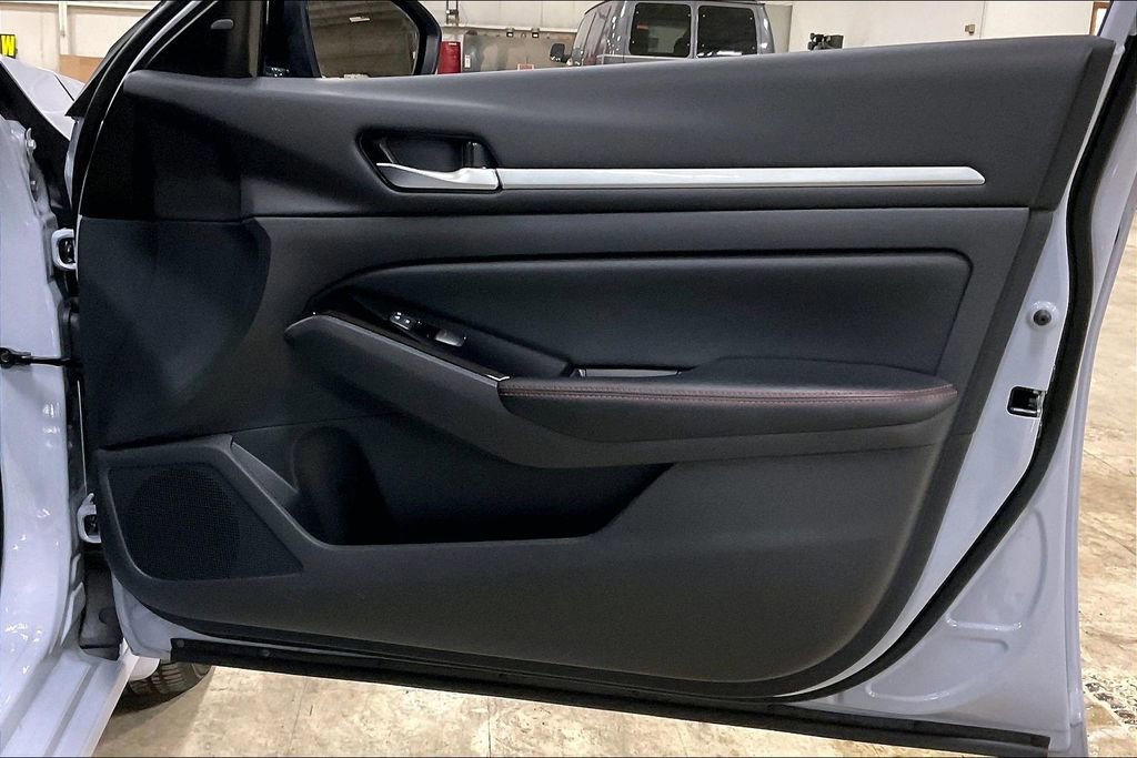 Used 2025 Nissan Altima 2.5 SR image 22