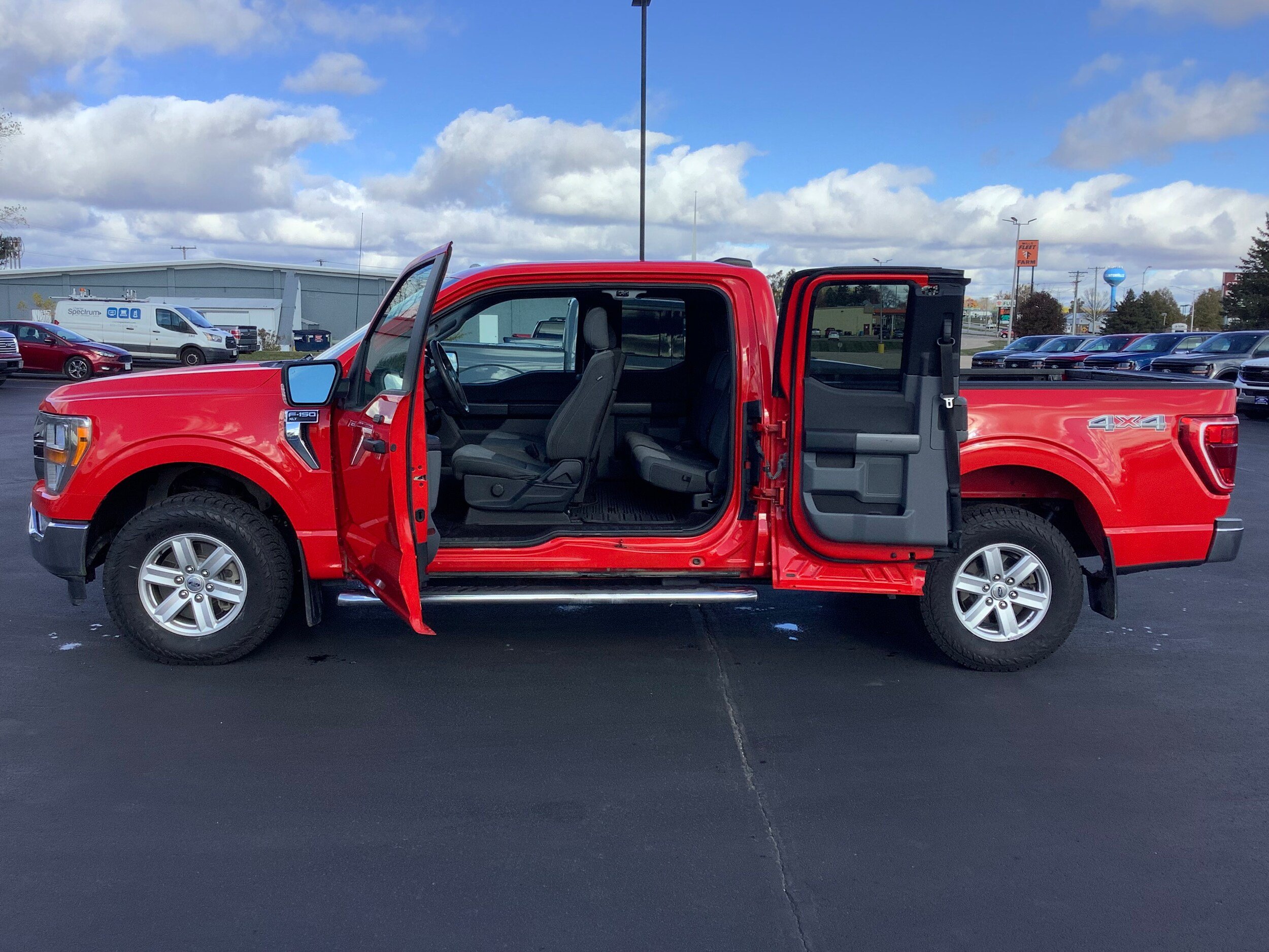 Certified 2021 Ford F150 XLT w/ Trailer Tow Package AWD/4WD image 7