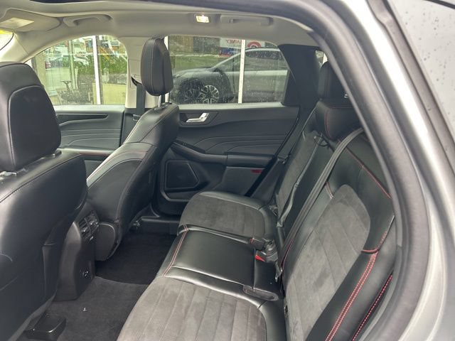 Certified 2022 Ford Escape SEL w/ SEL Stealth AWD Package image 26