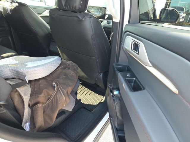 Certified 2025 Ford Explorer Active image 14