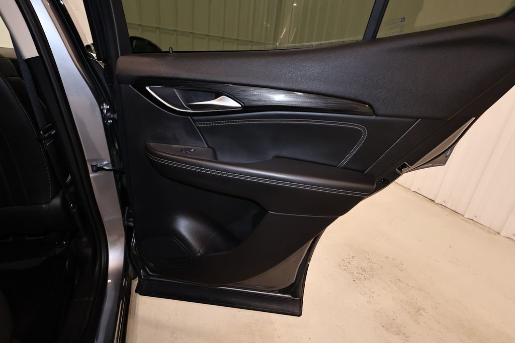 Used 2021 Buick Envision Essence FWD image 18