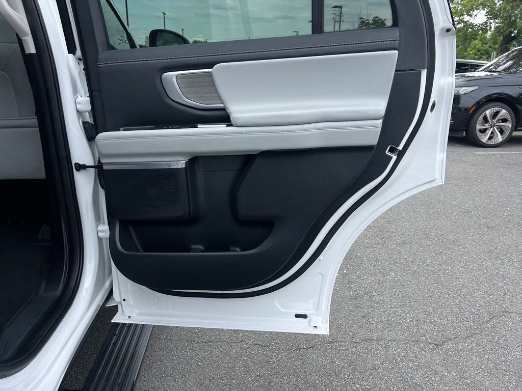 Certified 2025 Ford Expedition Platinum AWD/4WD image 20