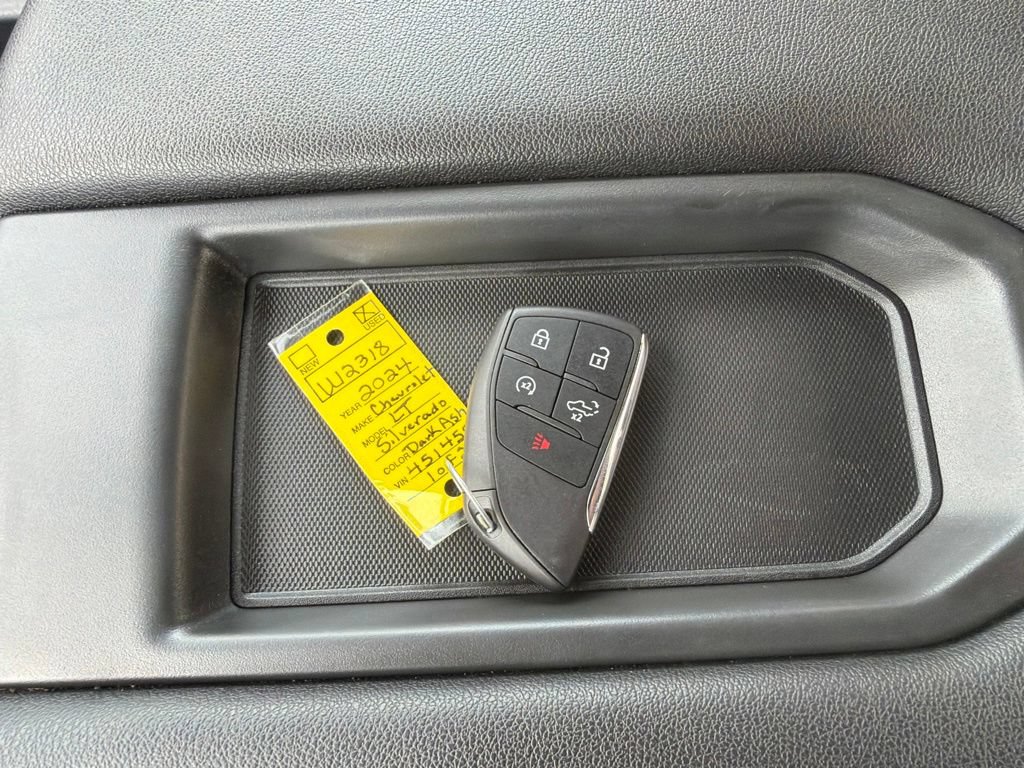 Used 2024 Chevrolet Silverado 1500 LT AWD/4WD image 19