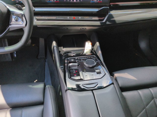 Used 2024 BMW 530i RWD image 22