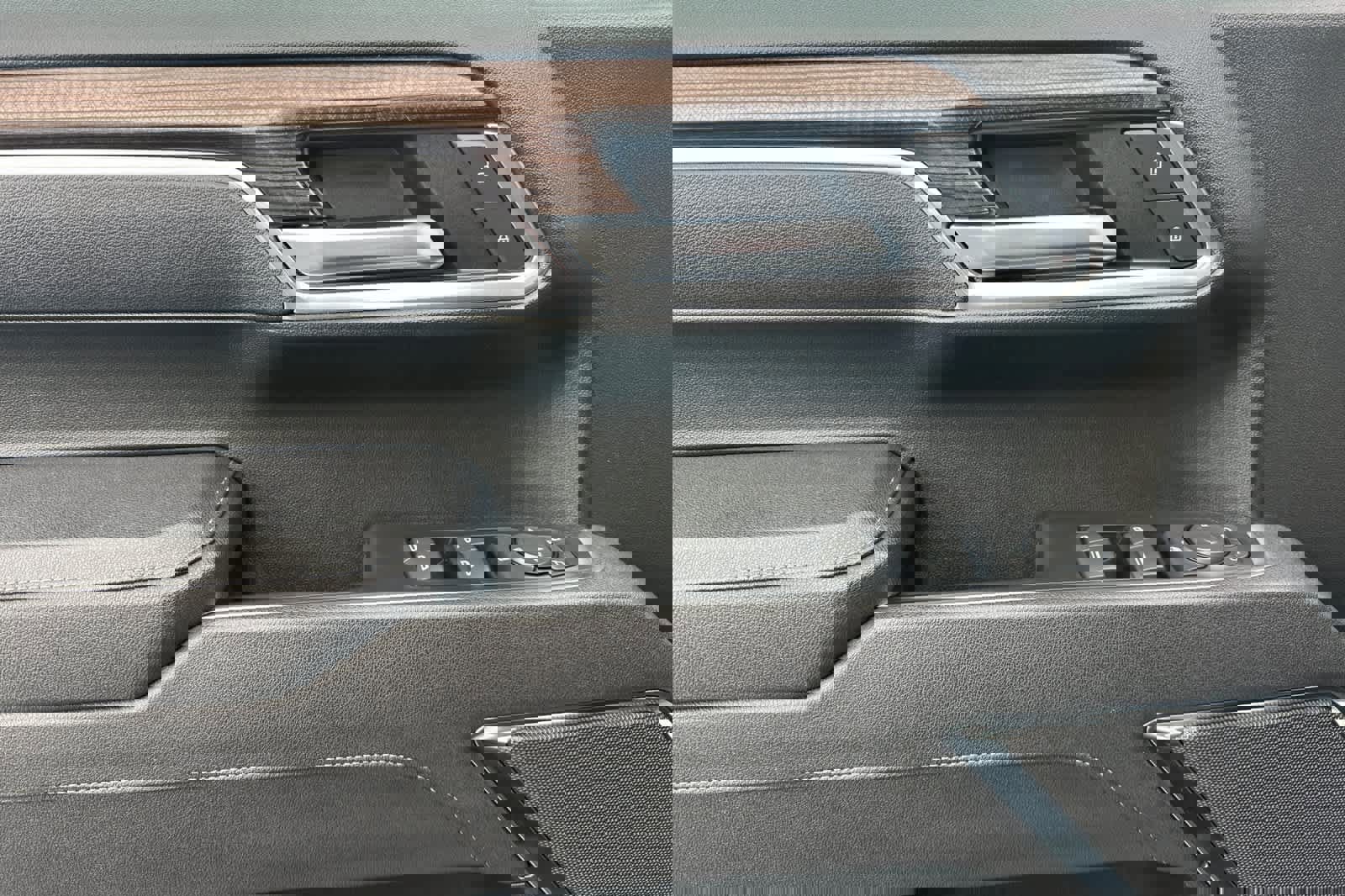 Used 2025 Chevrolet Silverado 1500 LT image 12