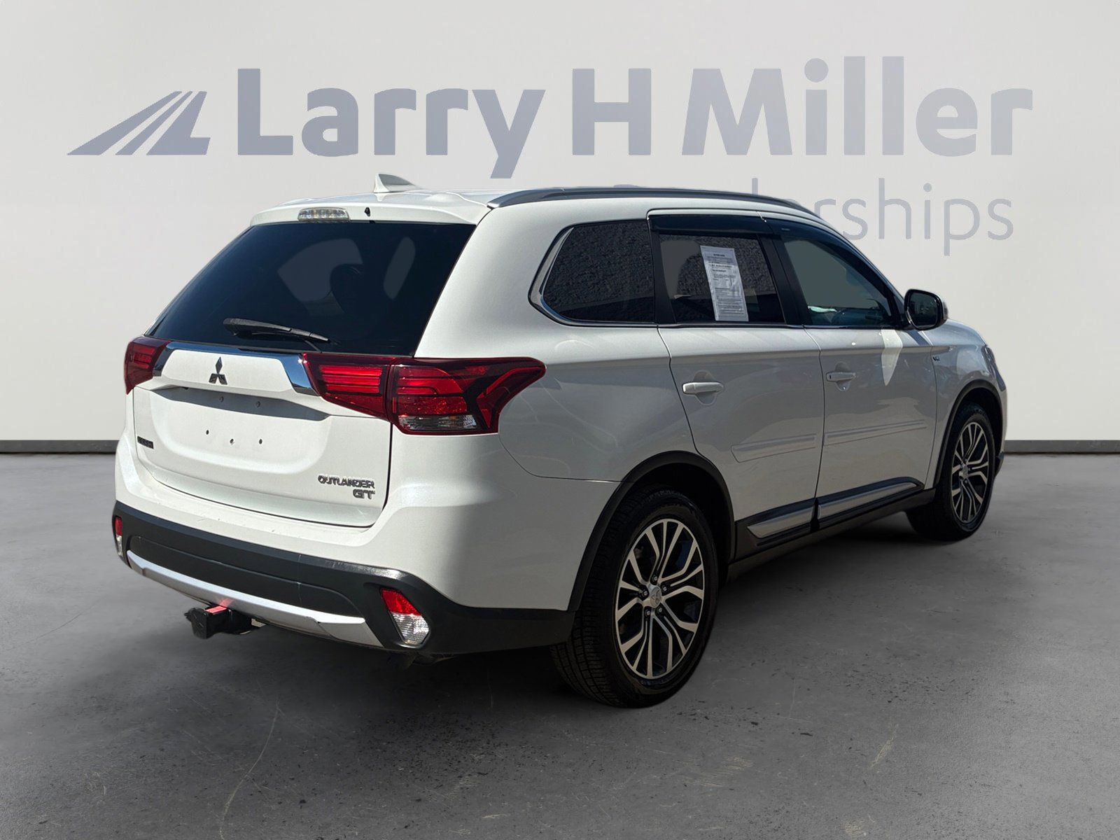 Used 2017 Mitsubishi Outlander GT image 5