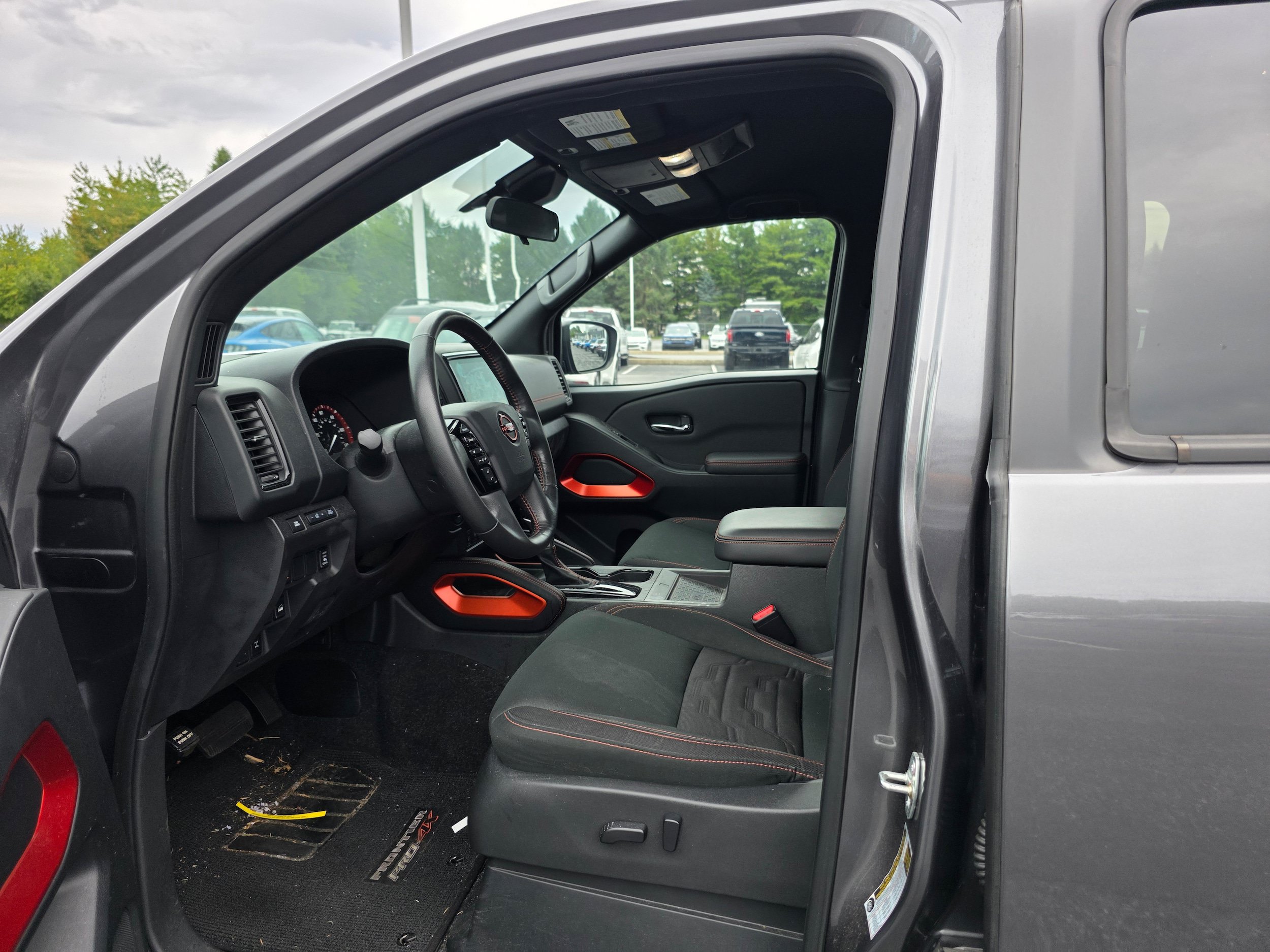 Used 2023 Nissan Frontier PRO-4X w/ Pro Convenience Package AWD/4WD image 21