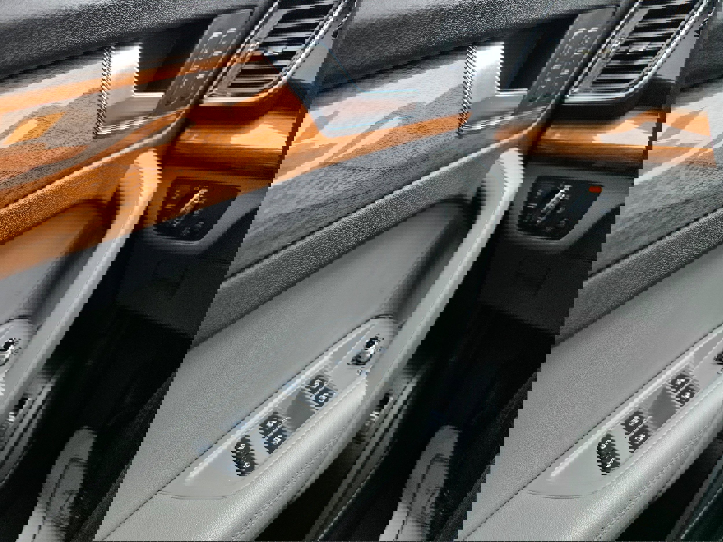 Used 2022 Audi Q5 2.0T Premium Plus w/ Premium Plus Package image 16