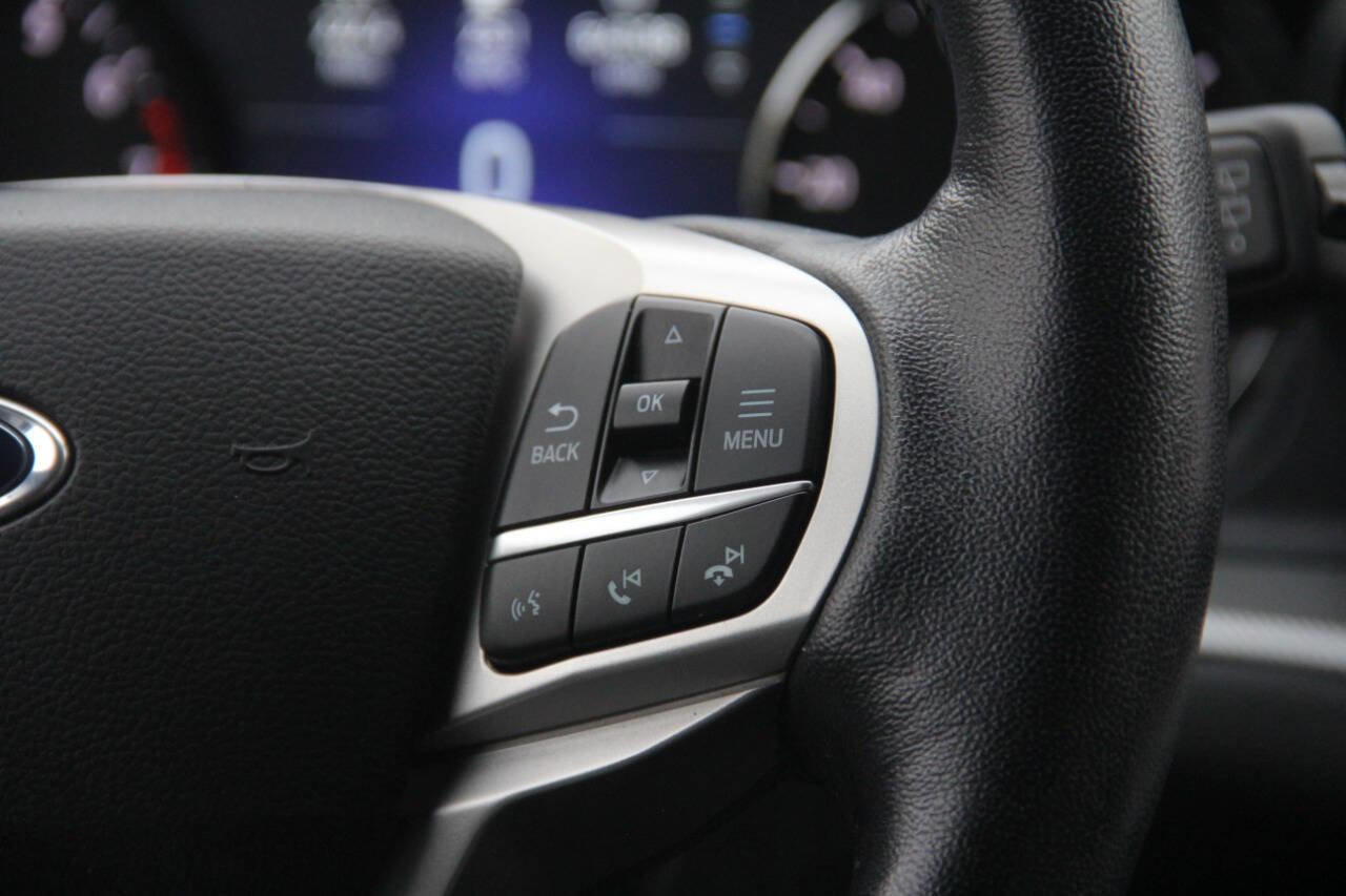 Certified 2022 Ford Explorer XLT w/ Equipment Group 202A image 18