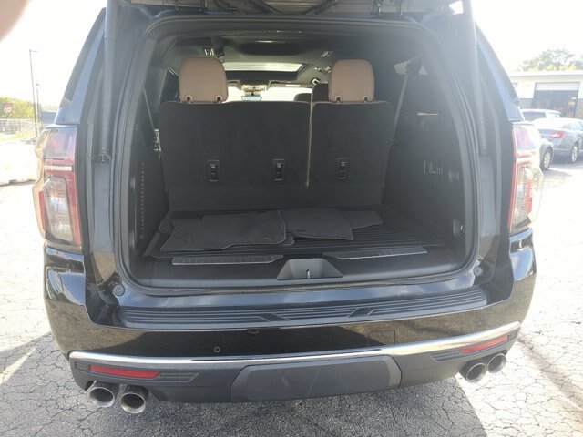 Used 2023 Chevrolet Suburban Premier w/ Premium Package AWD/4WD image 34