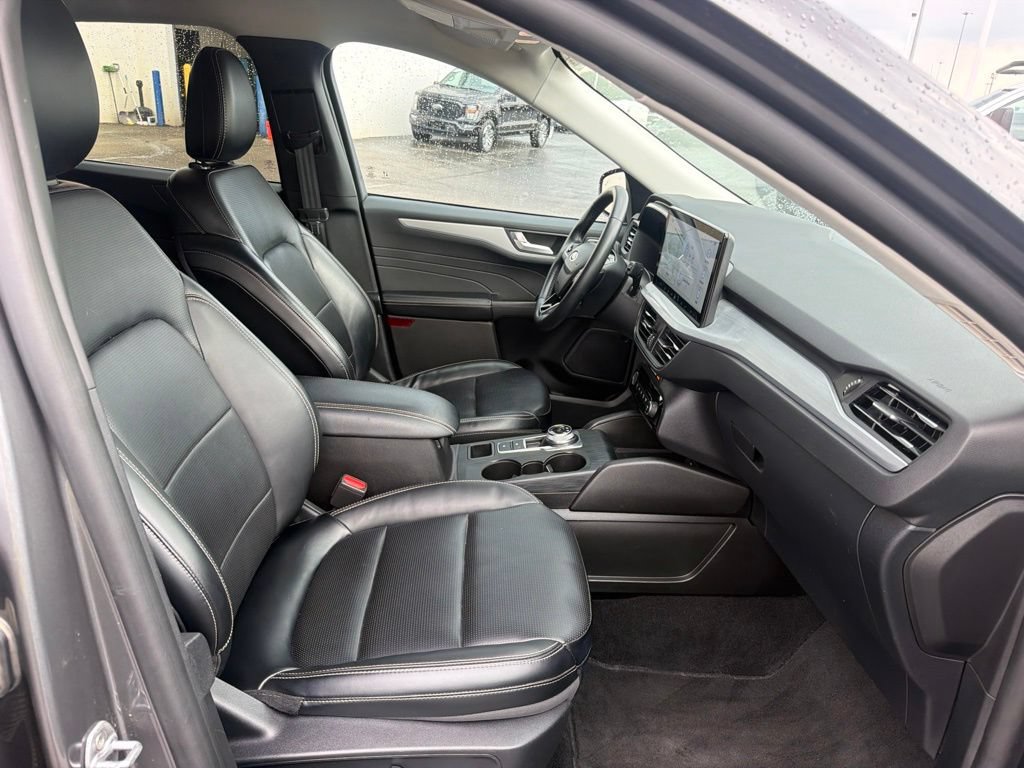 Certified 2024 Ford Escape Platinum AWD/4WD image 41