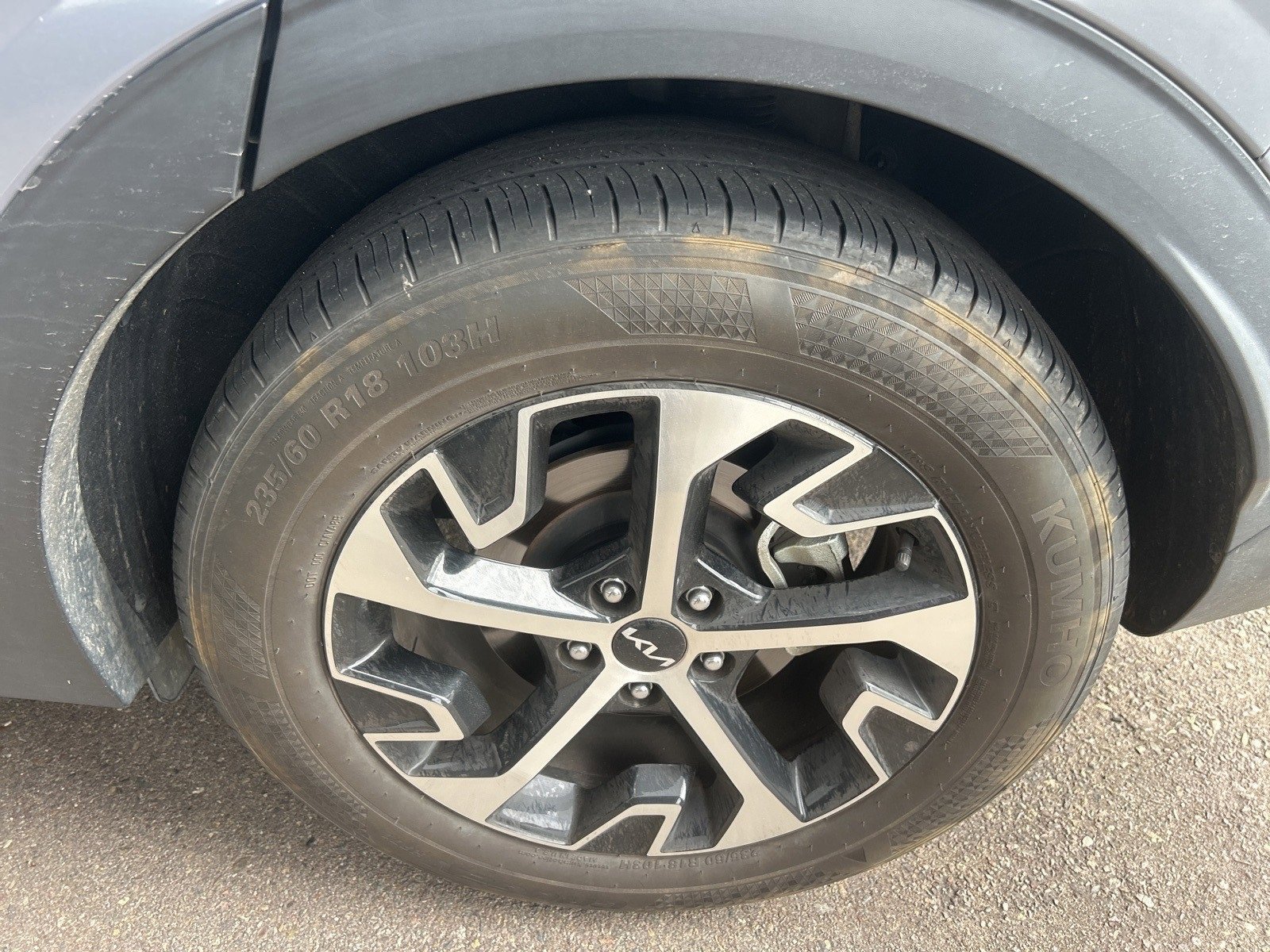 Used 2024 Kia Sportage EX image 5