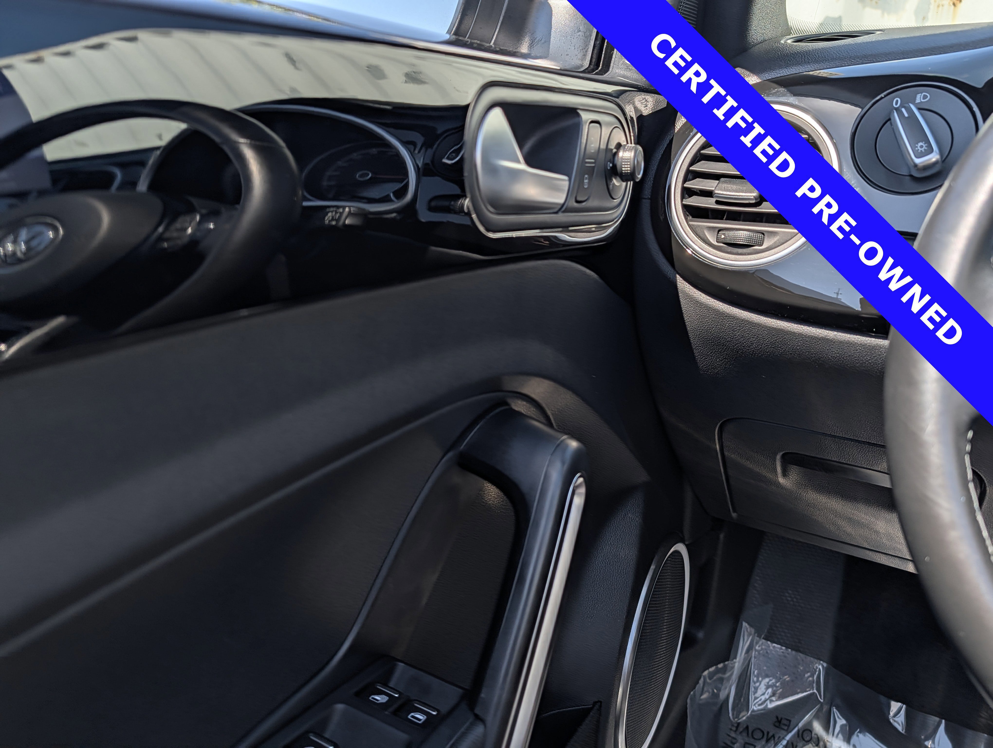 Used 2018 Volkswagen Beetle 2.0T S image 19