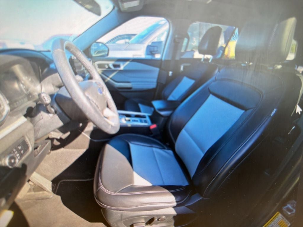 Certified 2023 Ford Explorer XLT w/ Equipment Group 202A RWD image 6