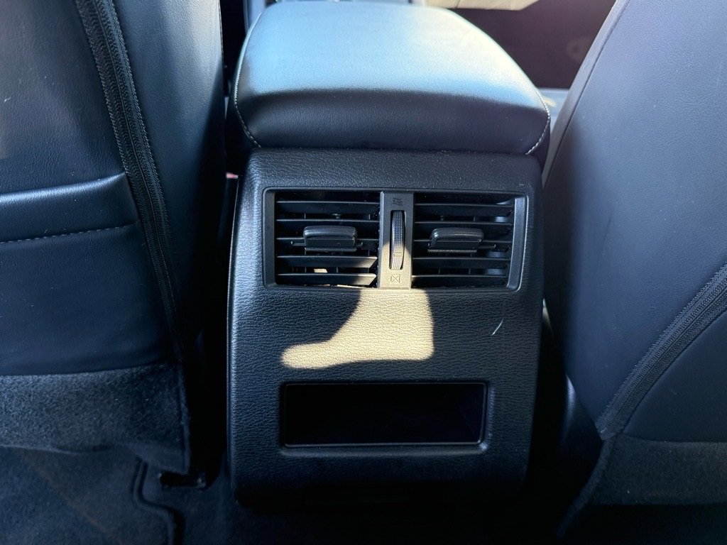 Used 2024 Mitsubishi Outlander SE Black Edition image 13