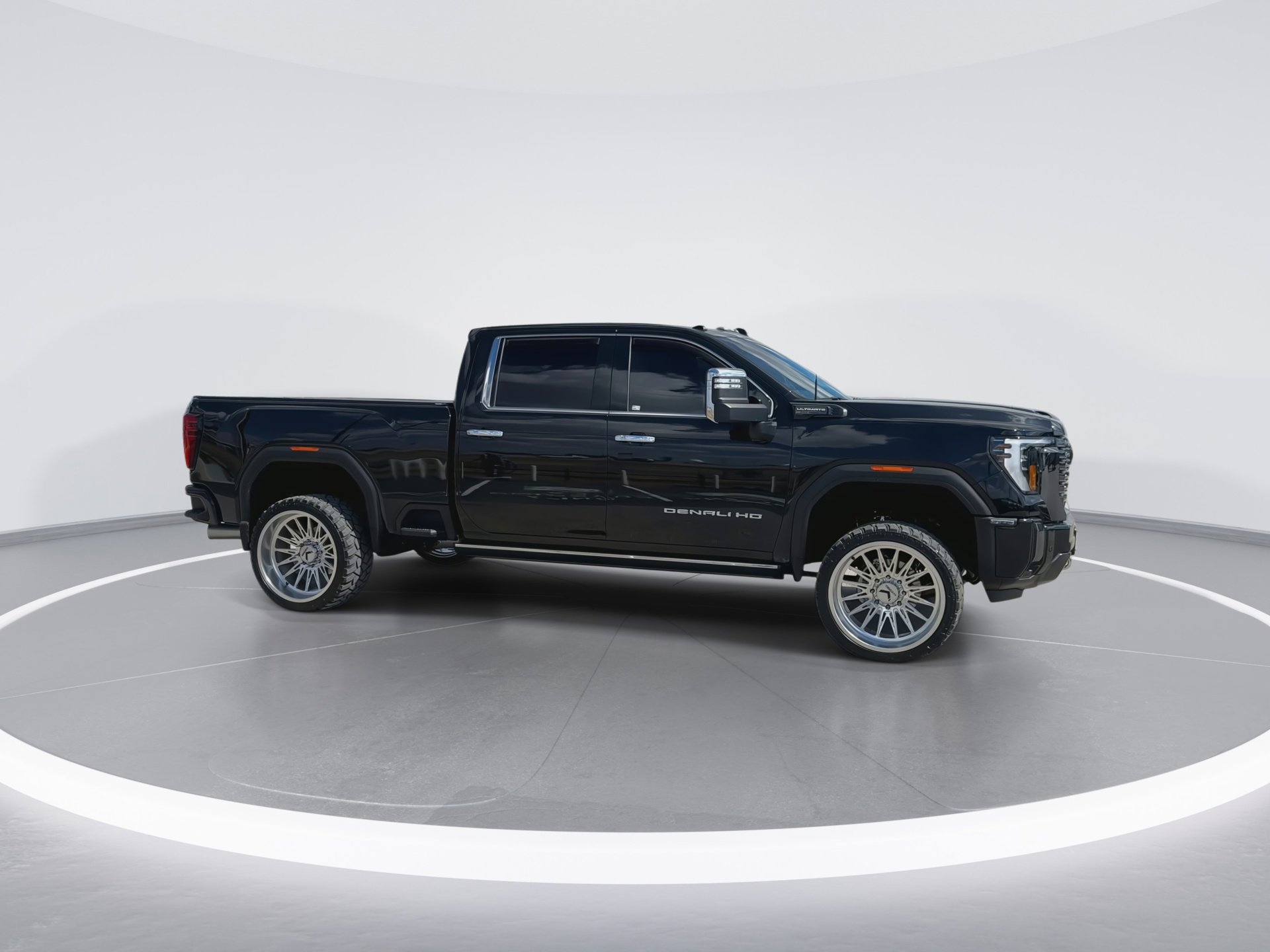 Used 2024 GMC Sierra 2500 Denali Ultimate w/ Max Trailering Package image 3