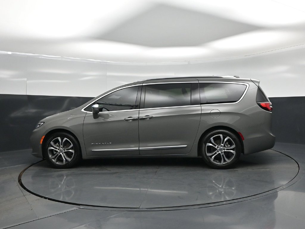 Used 2024 Chrysler Pacifica Pinnacle FWD image 21