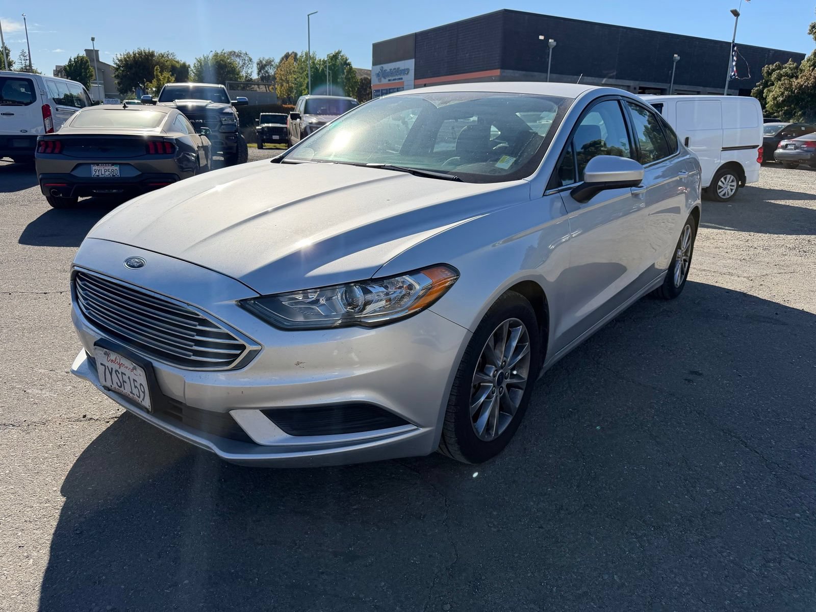 Certified 2017 Ford Fusion SE w/ Fusion SE Technology Package FWD video 1