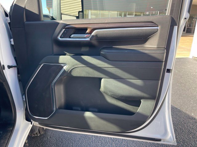 Used 2024 Chevrolet Silverado 3500 LT AWD/4WD image 15