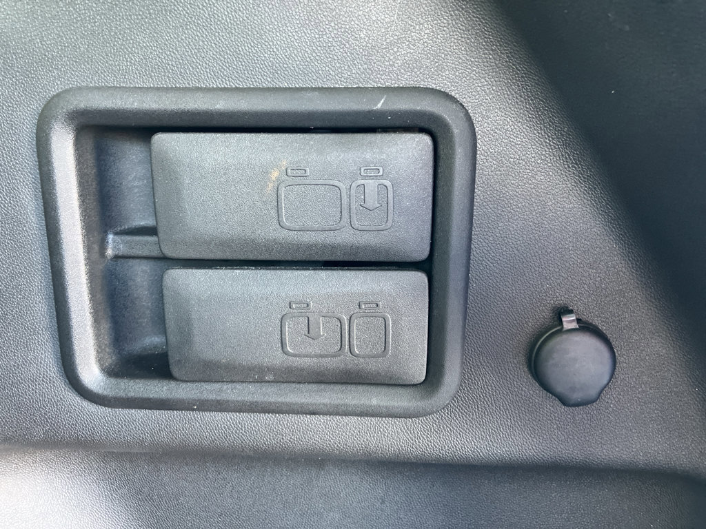 Used 2021 GMC Terrain SLE w/ Elevation Edition image 30