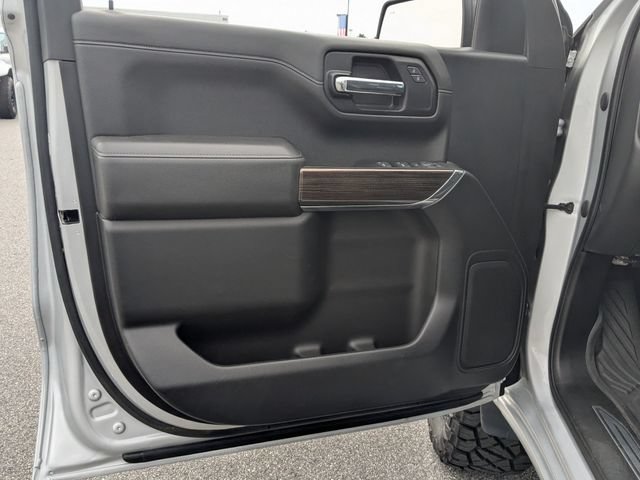 Used 2022 Chevrolet Silverado 1500 RST w/ LPO, Blackout Package AWD/4WD image 9