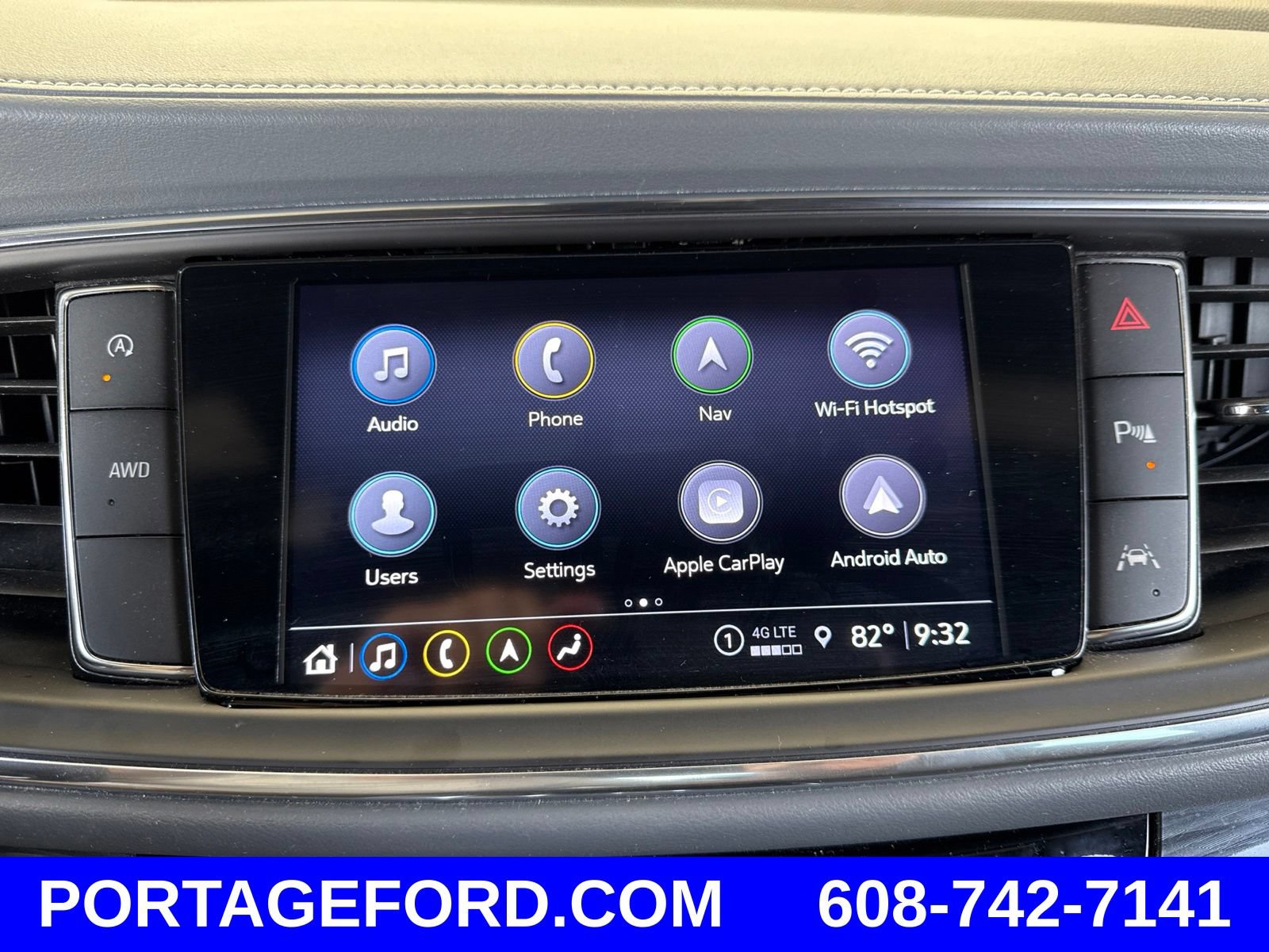 Used 2024 Buick Enclave Premium AWD/4WD image 17