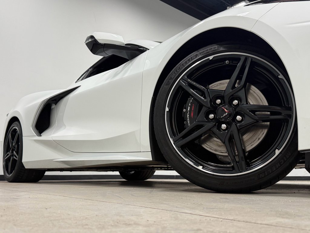 Used 2022 Chevrolet Corvette Stingray Coupe w/ Z51 Performance Package image 2