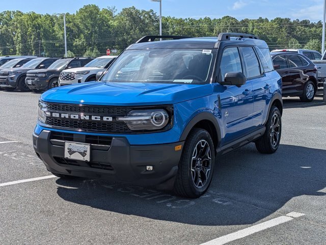 Certified 2025 Ford Bronco Sport Outer Banks w/ Outer Banks Tech Package+ AWD/4WD image 8