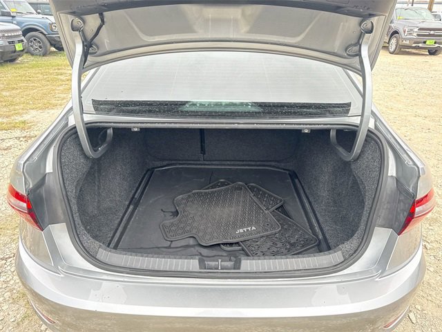 Used 2021 Volkswagen Jetta SE image 25