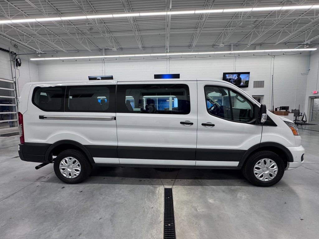 Certified 2022 Ford Transit 350 XLT RWD image 4