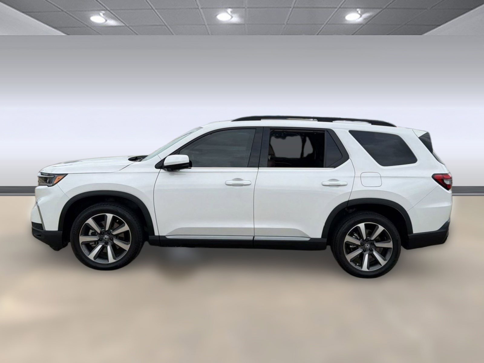 Used 2025 Honda Pilot Elite image 2
