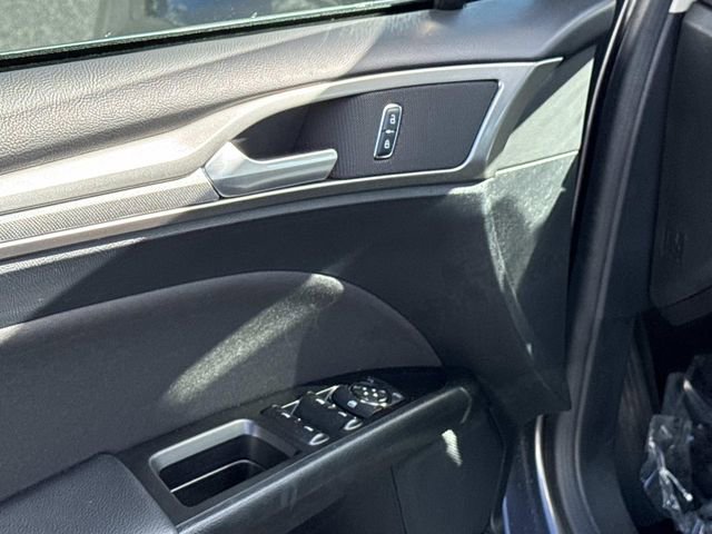 Certified 2017 Ford Fusion SE image 16