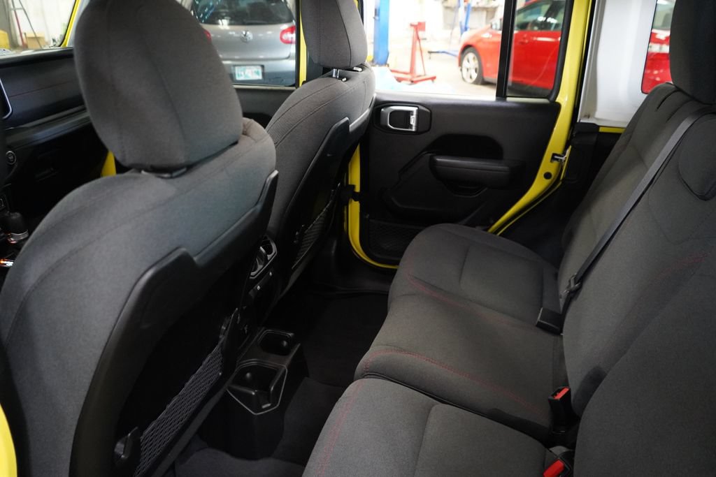 Used 2024 Jeep Wrangler Unlimited Rubicon AWD/4WD image 29