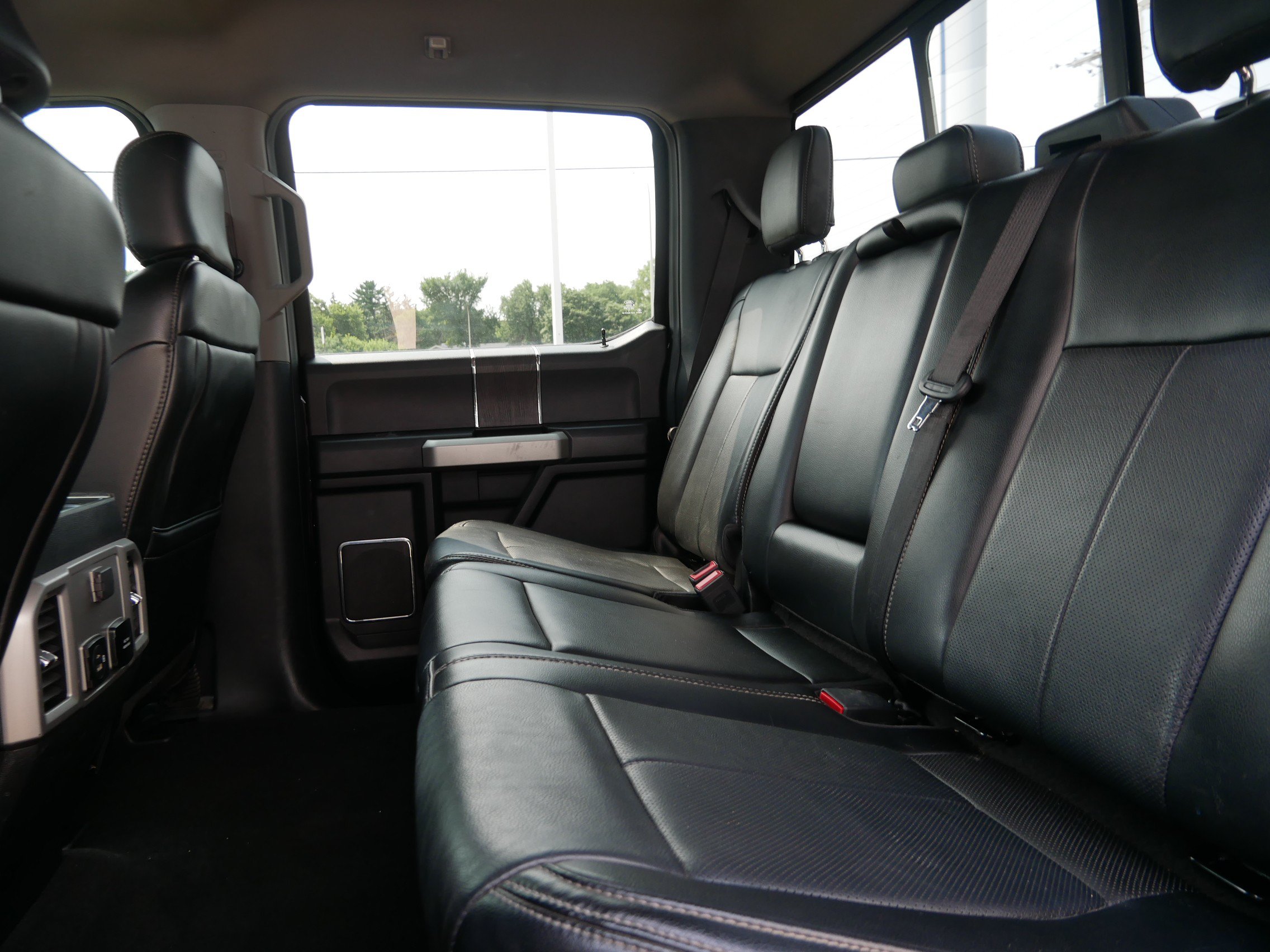 Certified 2020 Ford F450 Lariat w/ Lariat Value Package AWD/4WD image 7