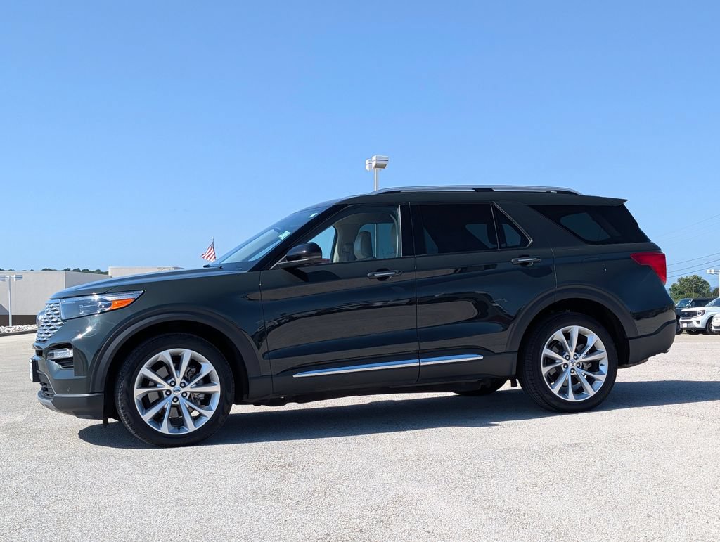 Certified 2022 Ford Explorer Platinum w/ Technology Package AWD/4WD image 5