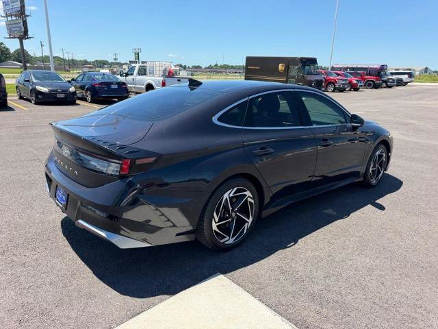 Used 2024 Hyundai Sonata SEL w/ Convenience Package FWD image 5