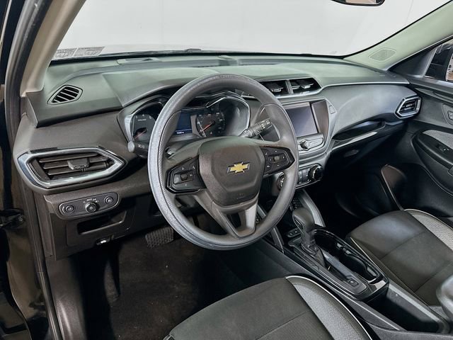 Used 2022 Chevrolet TrailBlazer LT w/ LPO, Blackout Package image 17