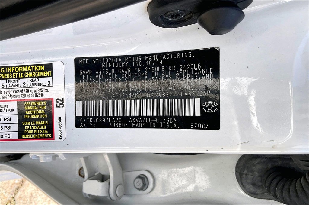 Used 2020 Toyota Camry XLE image 16