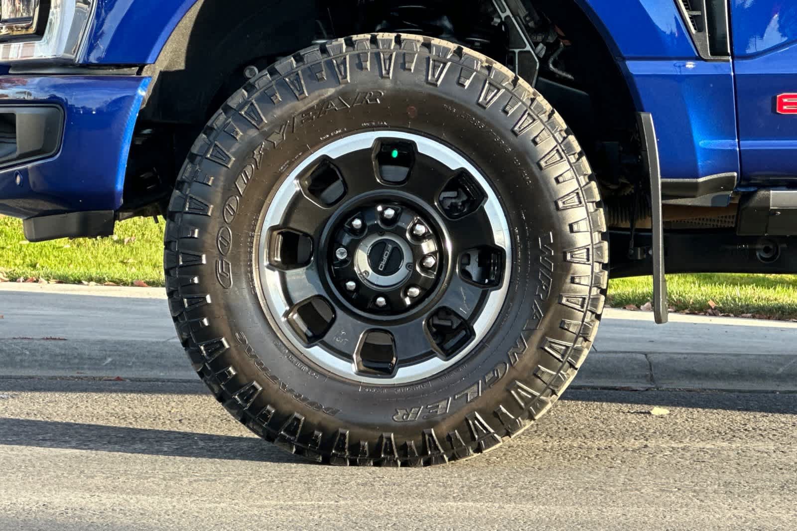 Certified 2026 Ford F350 Platinum w/ Tremor Off-Road Package AWD/4WD image 26