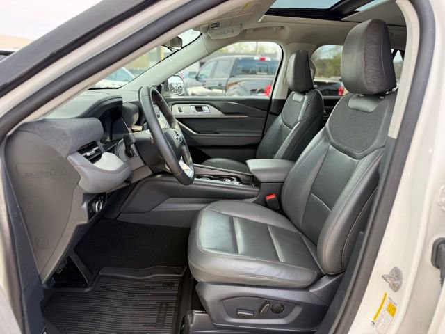 Certified 2025 Ford Explorer Active w/ Active Comfort Package AWD/4WD image 14