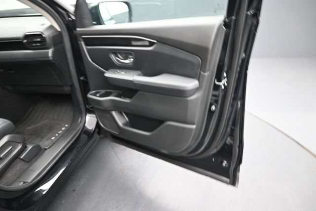 Used 2025 Honda Pilot Touring image 33
