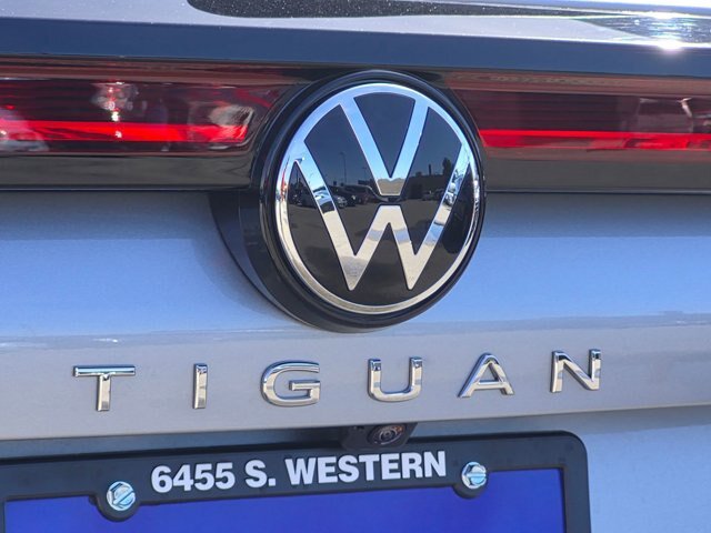 Used 2025 Volkswagen Tiguan SE FWD image 24
