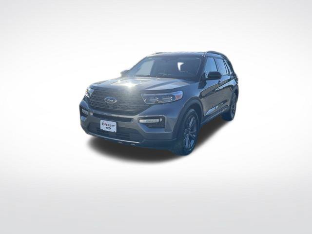 Certified 2023 Ford Explorer XLT w/ Equipment Group 202A RWD image 3