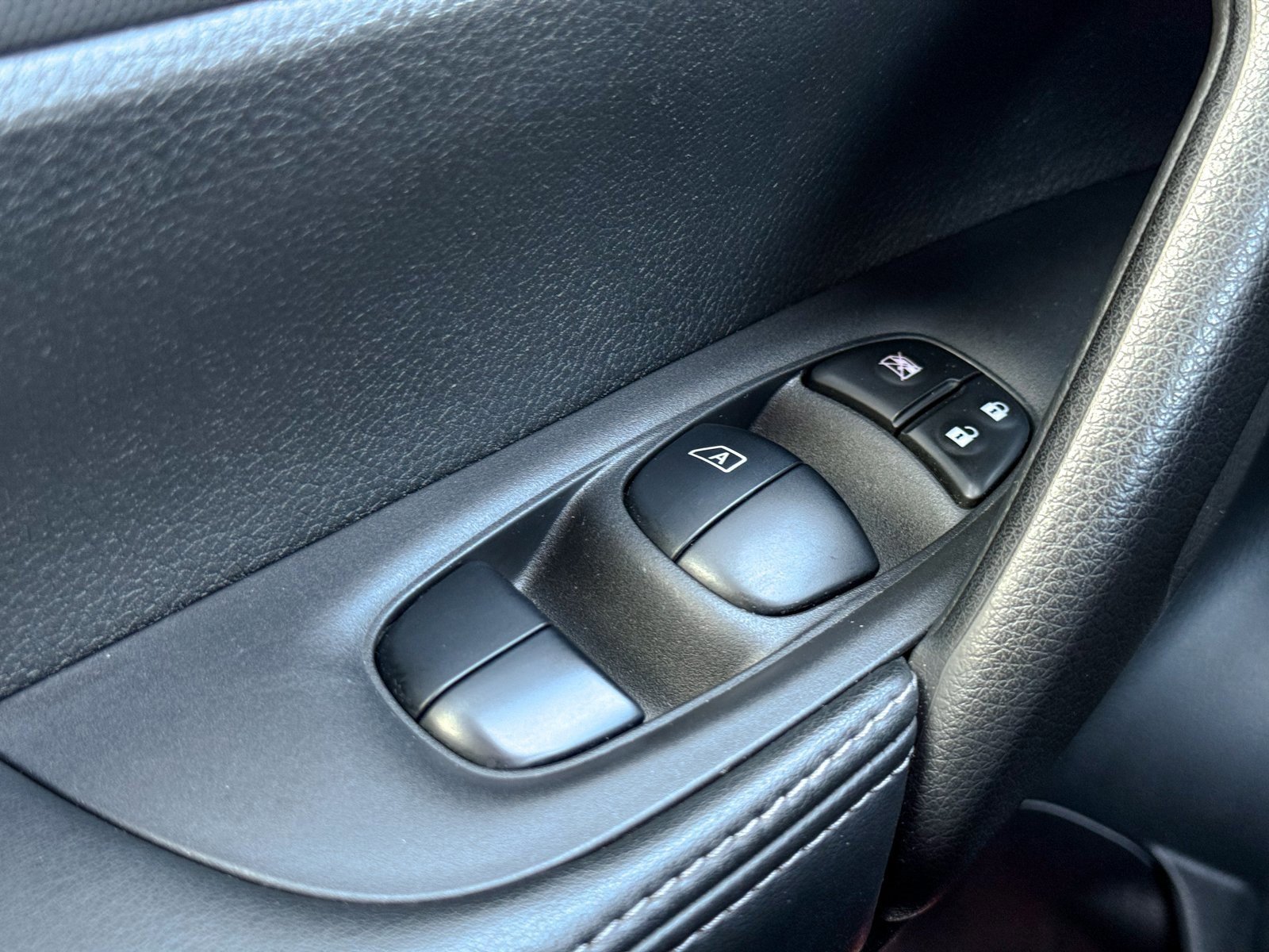 Used 2020 Nissan Rogue Sport SL w/ Premium Package image 30