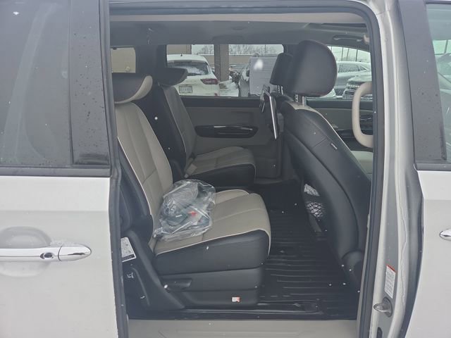 Used 2021 Kia Sedona SX image 23