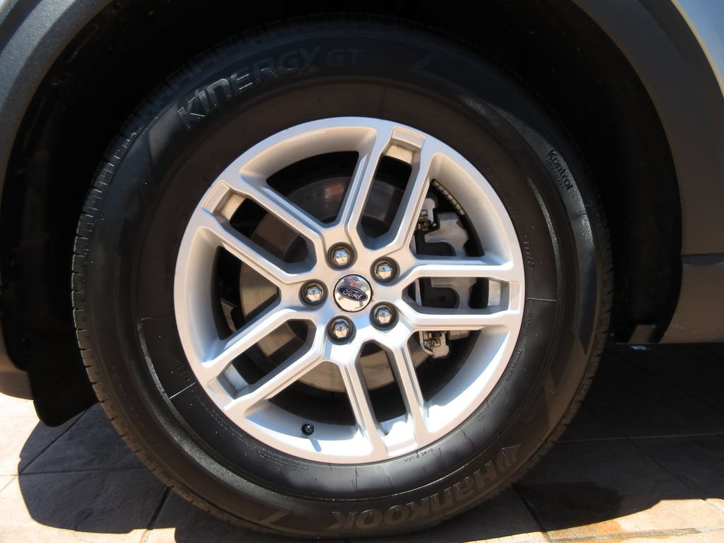 Certified 2025 Ford Explorer Active RWD image 8